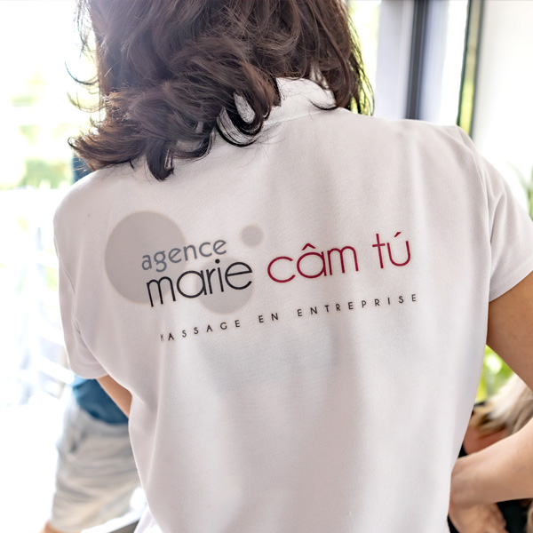 Pratique et formation au massage assis par Marie Câm Tú  à Nantes